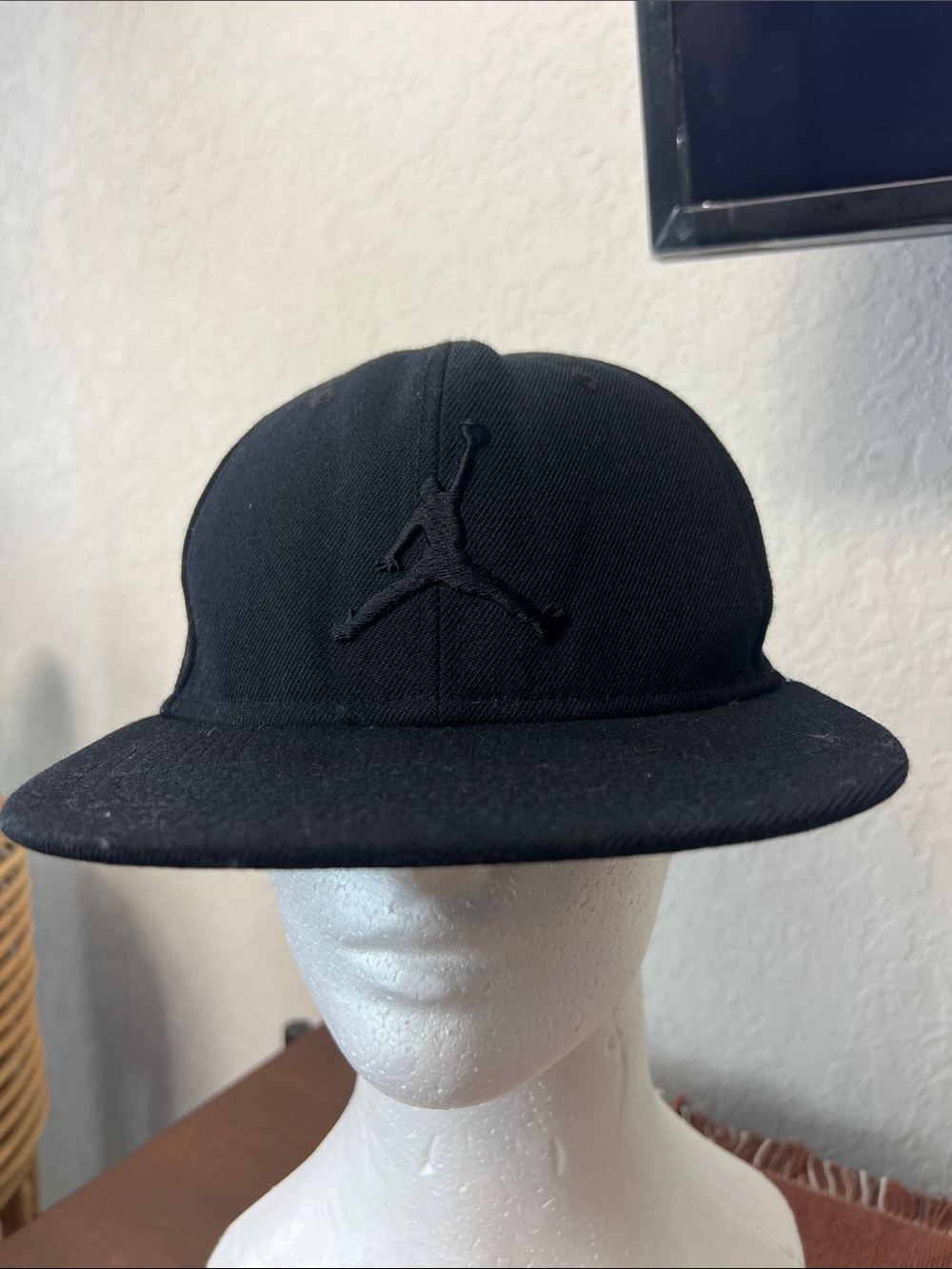 Jordan Black Flat-Brim Snapback Hat